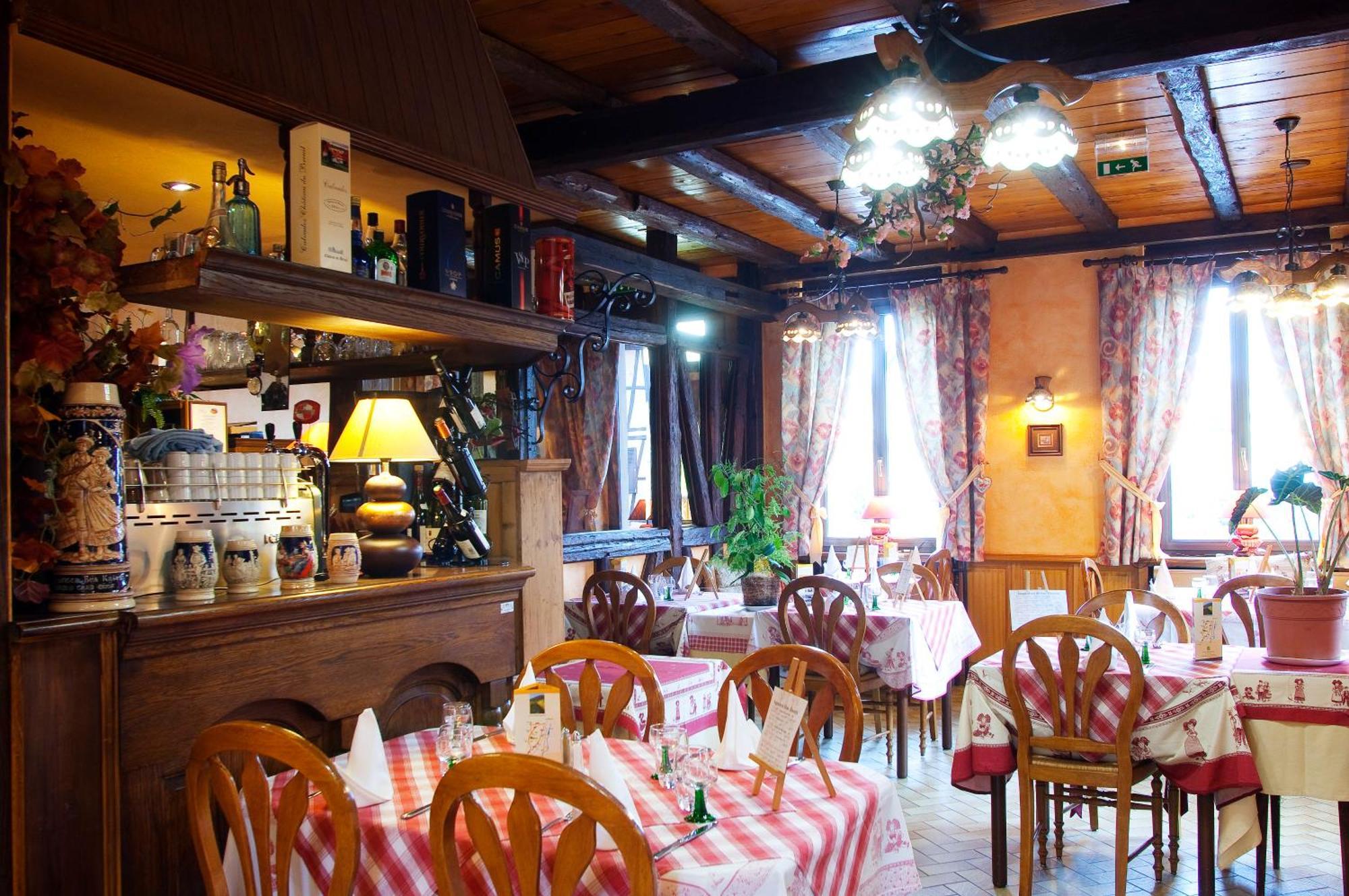 Au Soleil, Hotel Restaurant & Spa Valff エクステリア 写真