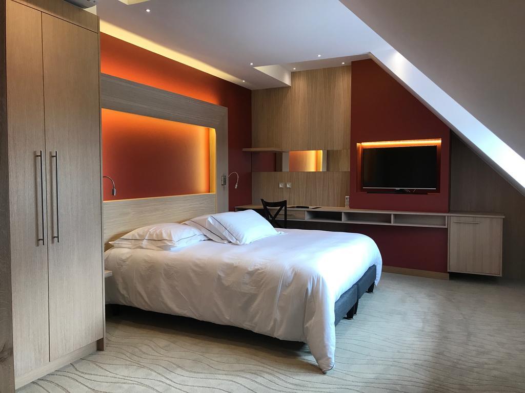 Au Soleil, Hotel Restaurant & Spa Valff エクステリア 写真