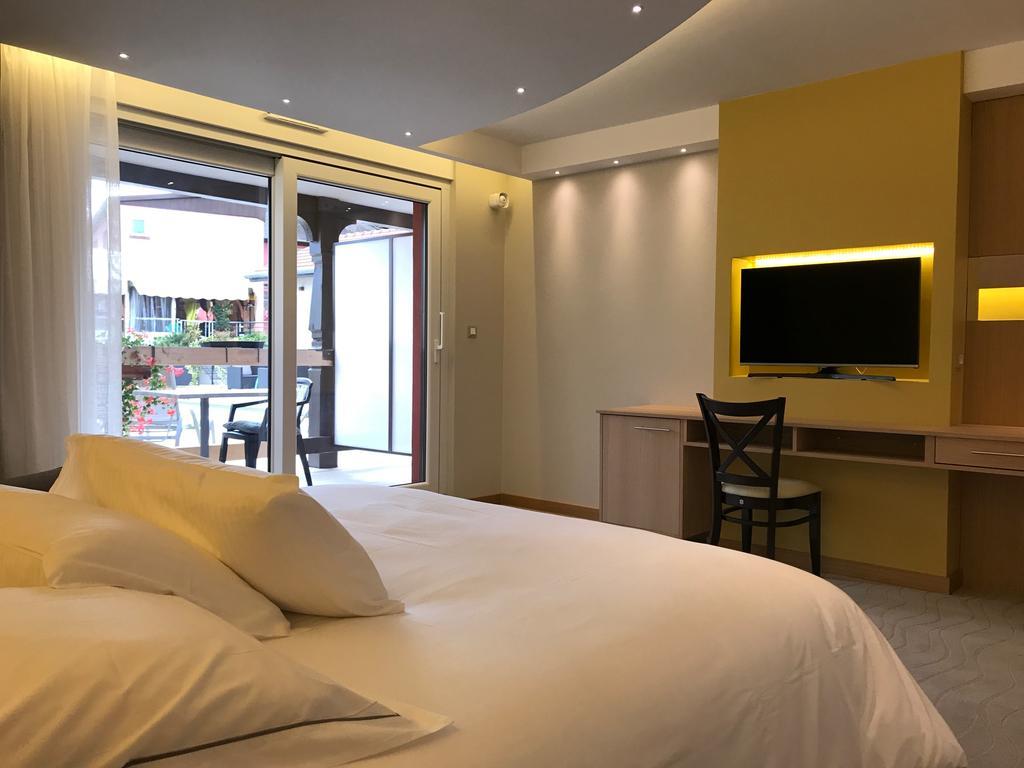 Au Soleil, Hotel Restaurant & Spa Valff エクステリア 写真