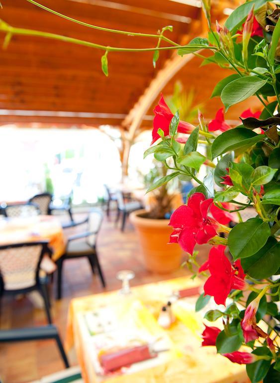 Au Soleil, Hotel Restaurant & Spa Valff エクステリア 写真