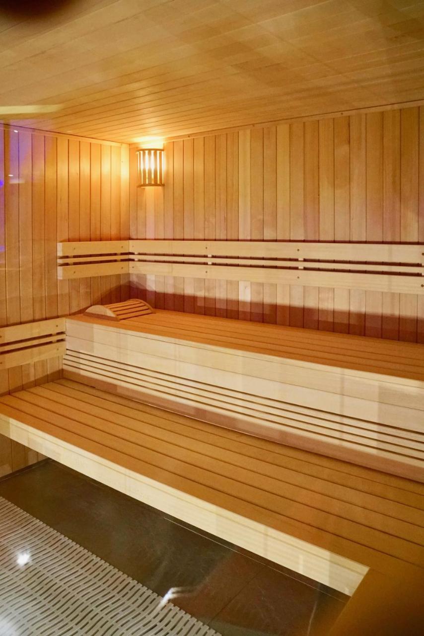 Au Soleil, Hotel Restaurant & Spa Valff エクステリア 写真