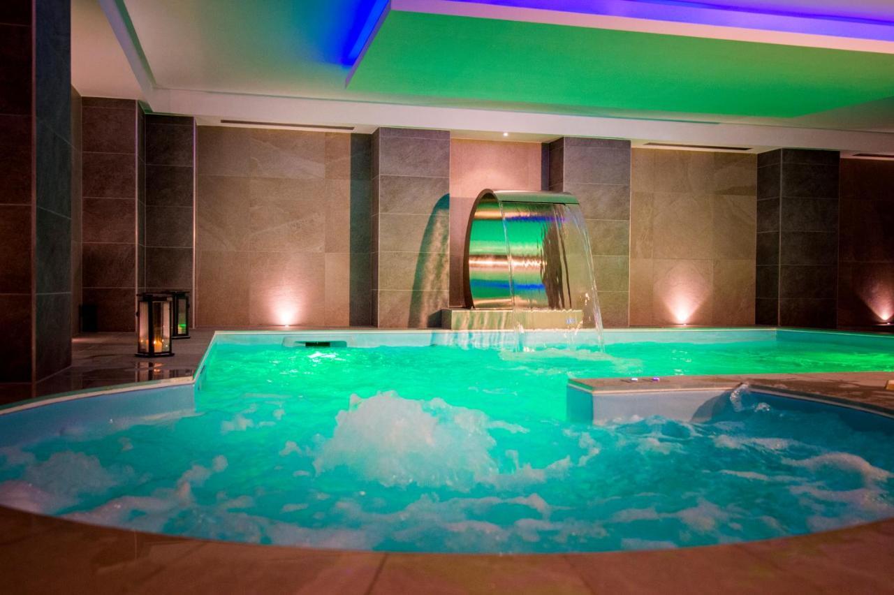Au Soleil, Hotel Restaurant & Spa Valff エクステリア 写真
